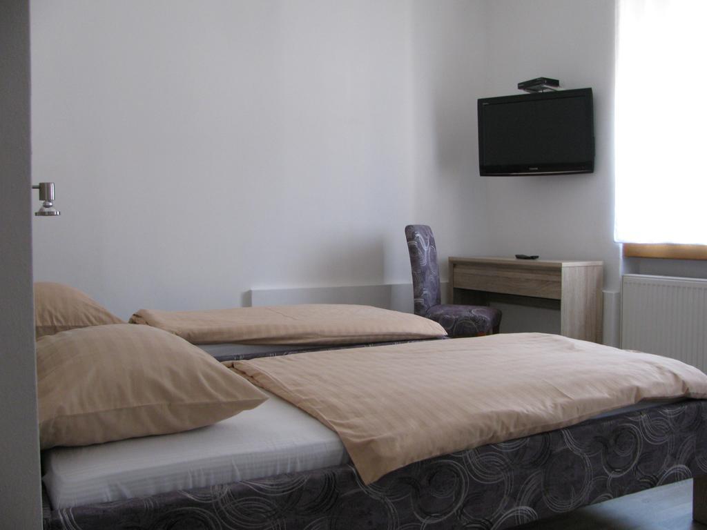 Guest House Villa Herbarium Slavonski Brod Habitación foto