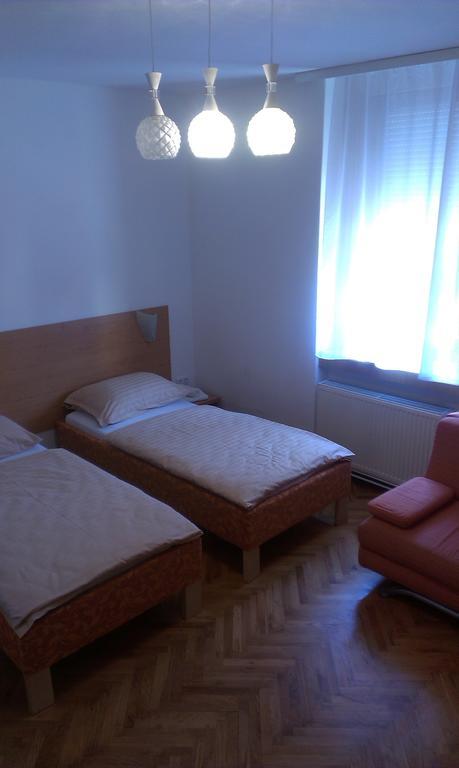 Guest House Villa Herbarium Slavonski Brod Habitación foto