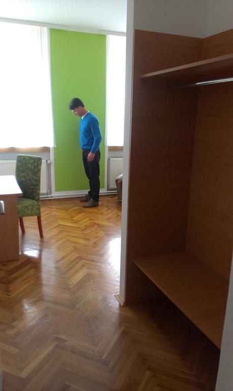Guest House Villa Herbarium Slavonski Brod Habitación foto