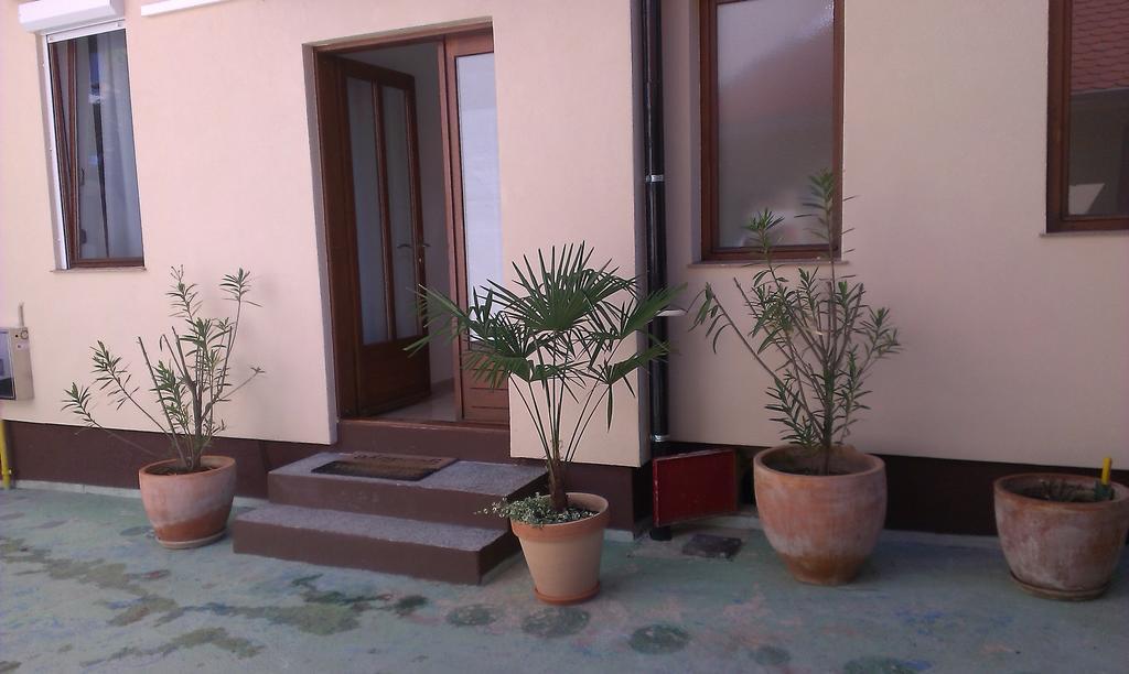 Guest House Villa Herbarium Slavonski Brod Exterior foto