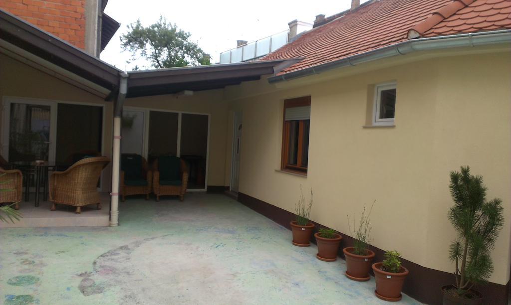 Guest House Villa Herbarium Slavonski Brod Habitación foto